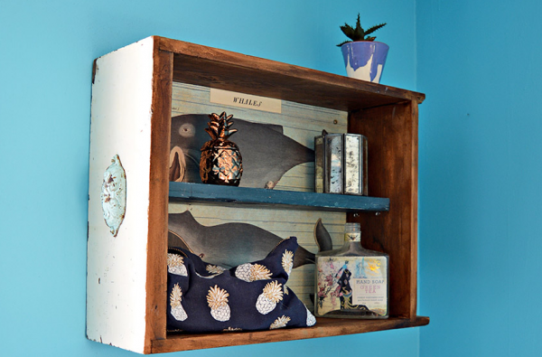 Laci-laci Tua yang Difungsikan sebagai Rak